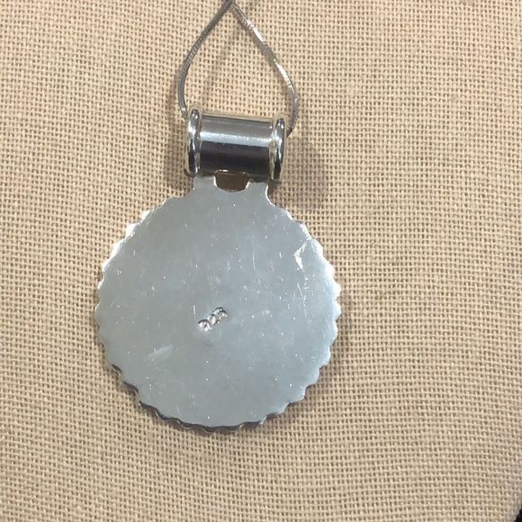 Vintage Sterling Silver Scalloped Pendant Necklace - Picture 3 of 10